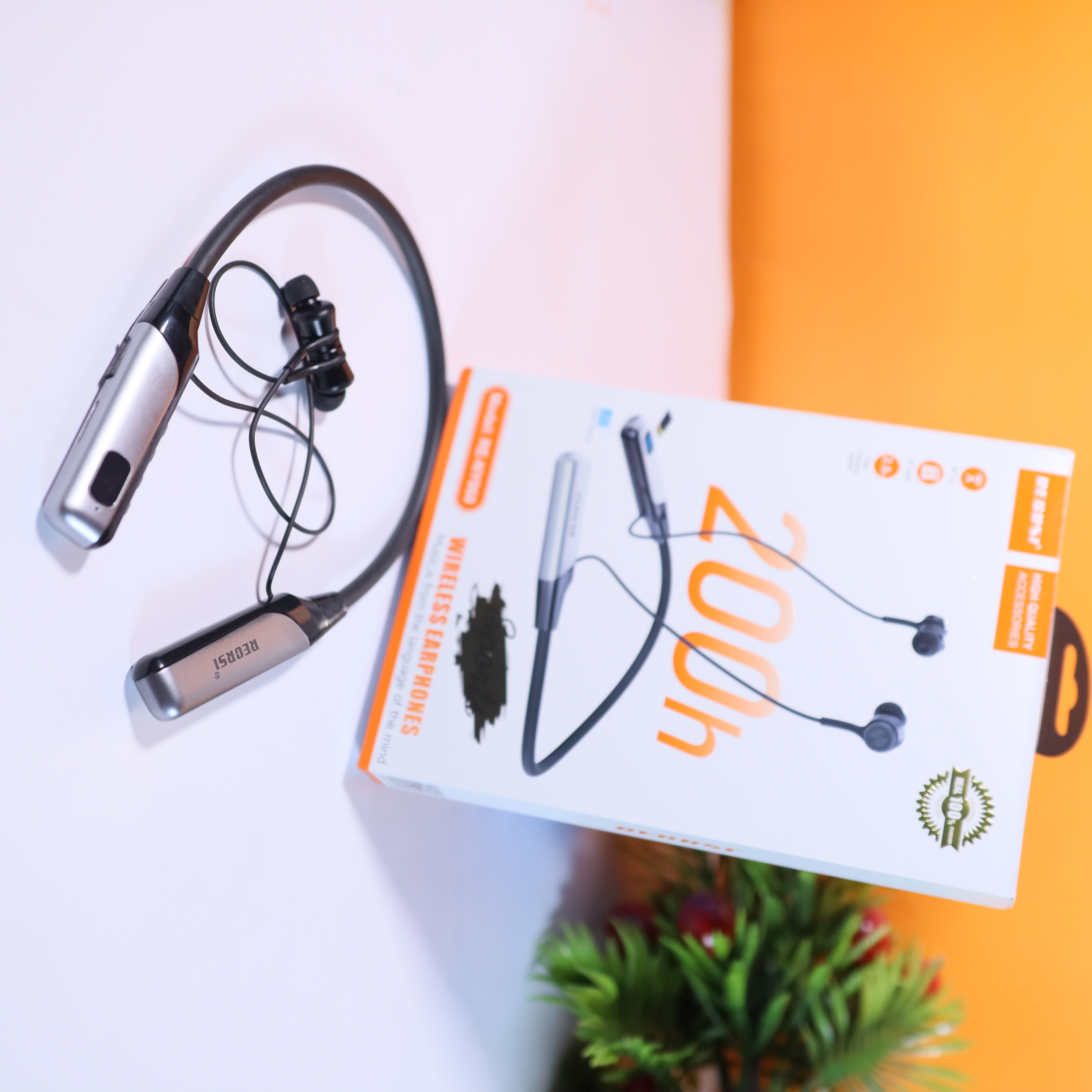 Recrsi RE-NY060 200 Hours Bluetooth Neckband